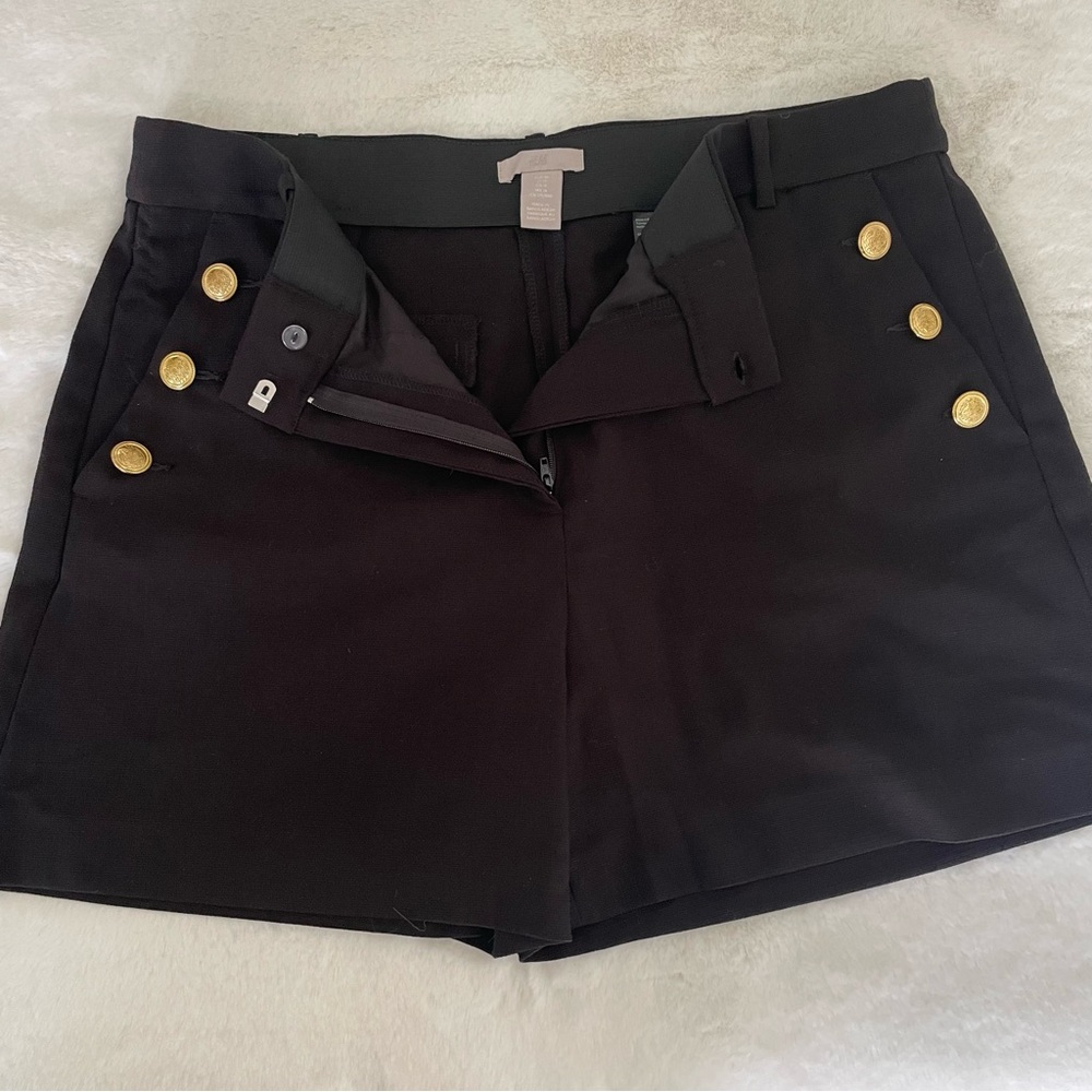 Like New Shorts - Picture 2 of 7